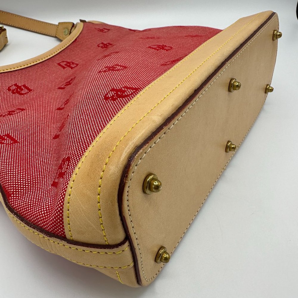 ⭐️⭐️SOLD⭐️⭐️ Dooney & Bourke Signature Canvas/Leather Shoulder Tote - Picture 8 of 15